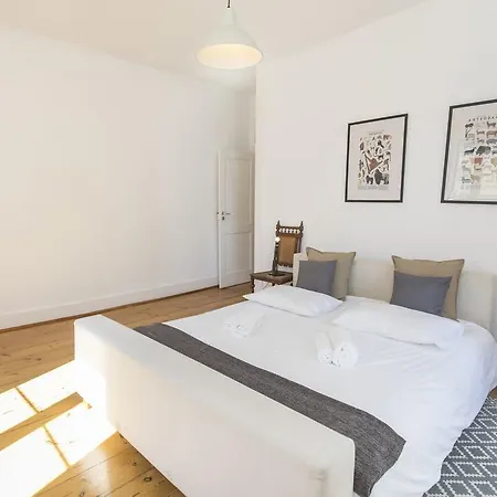 Bright Flat In Chiado! Lägenhet Lisboa