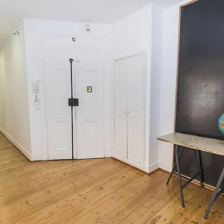 Bright Flat In Chiado! Lisboa