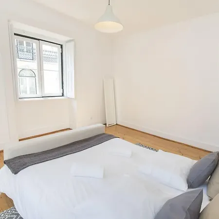 Apartment Bright Flat In Chiado! *
